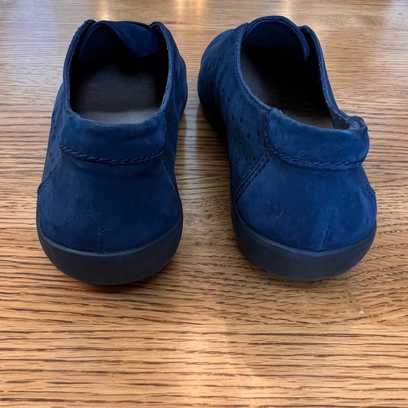 ⭐️ Clarks Navy Medora Gemma Nubuck Slip-On Shoe Size 7 - Picture 8 of 14